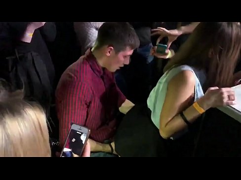 ❤️ රුසියානු රාත්‍රී සමාජ ශාලාවක සැබෑ ලිංගිකත්වය. 18 හැවිරිදි රුසියානු තරුණියක් ගුද මාර්ගයේ සහ යෝනි මාර්ගයේ රාත්‍රී සමාජ ශාලාවක කෙලවා ඇත ❤❌ Fucking video si.tubsexercom.ru ☑