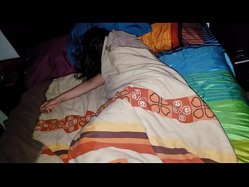 ❤️ ස්ටේප්සන් තම තරුණ සුළු මව නිදා සිටියදී ඇයට බැණ වදියි. ❤❌ Fucking video si.tubsexercom.ru ☑